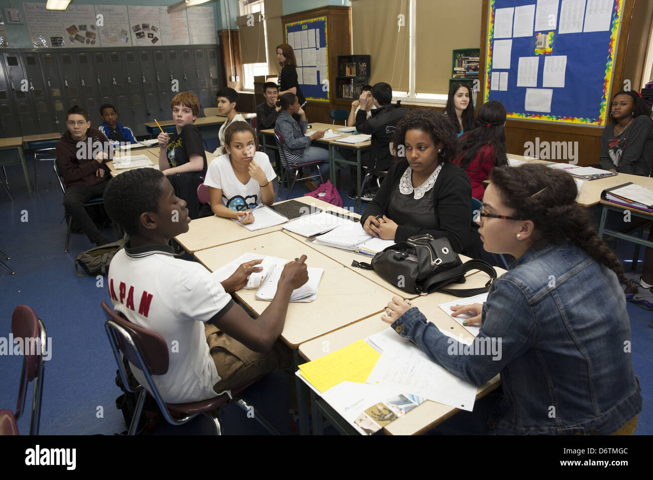 9th grade social studies teacher engages students with the Trojan War in a Greek history unit. Queens, NY Stock Photo