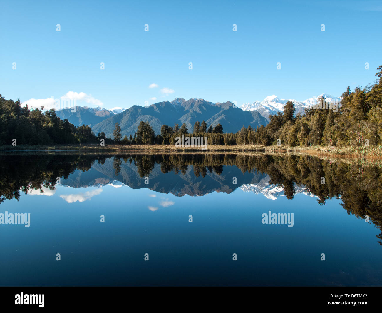 Mirror lake in New Zealand Stock Photo - Alamy