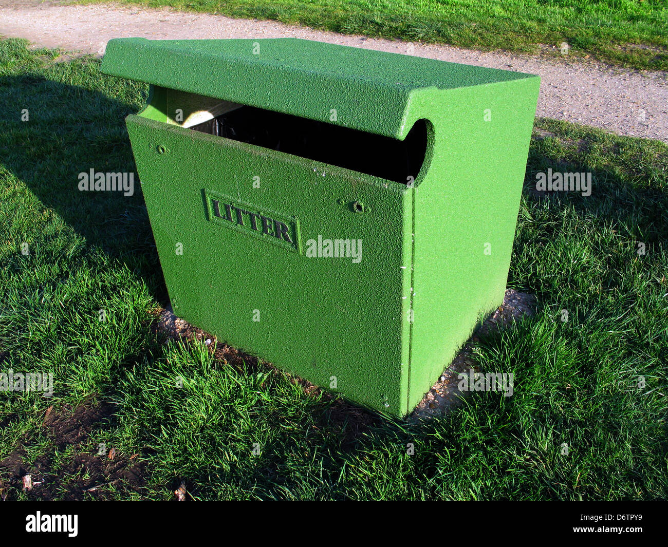 Litter,rubbish bin in the park Stock Photo Alamy