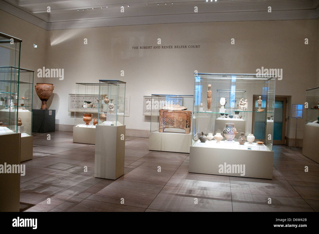 The Greek and Roman Art Gallery in the Metropolitan Museum of Art Stock ...
