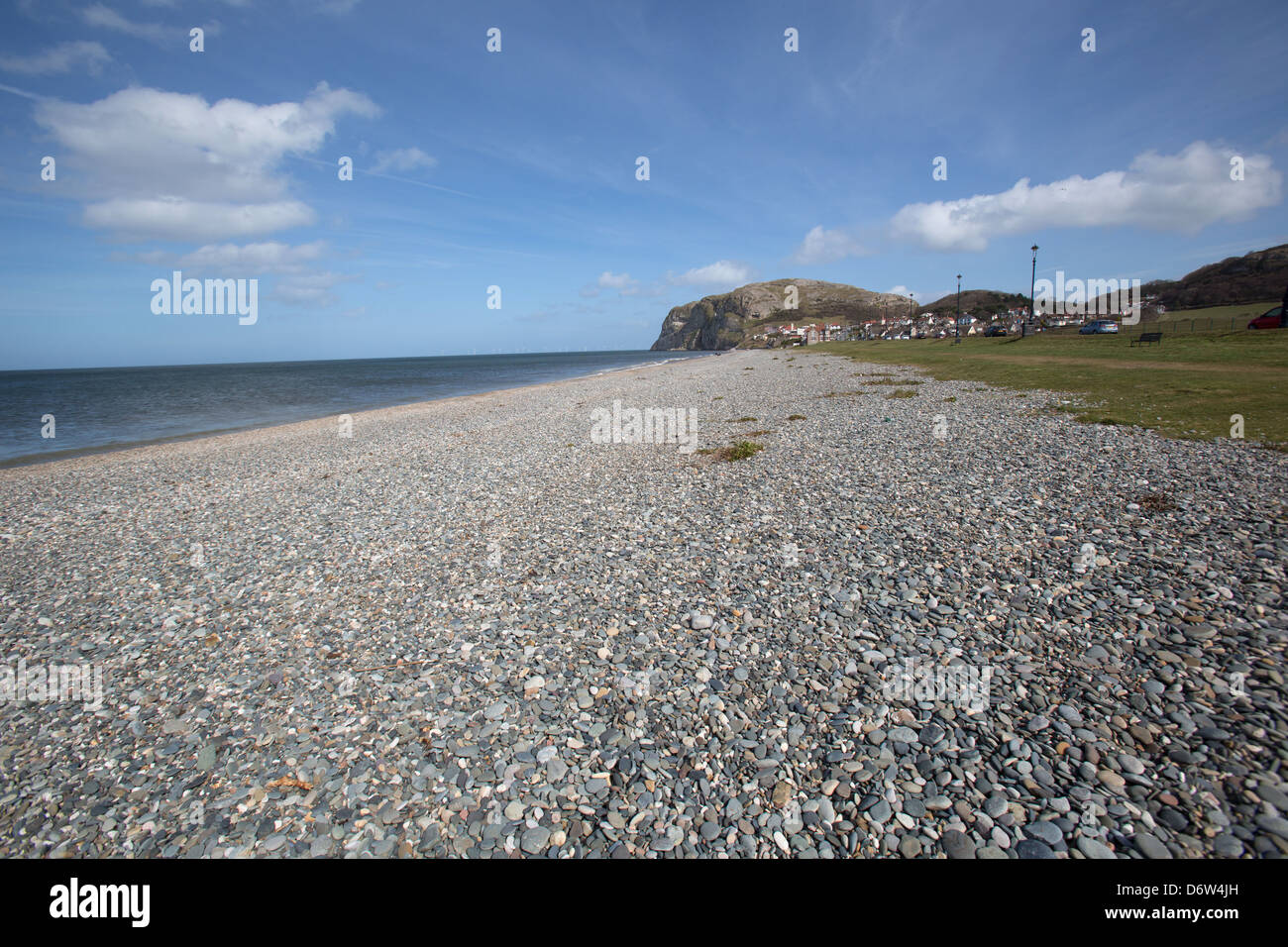 The town of Llandudno, Wales. Picturesque sunny view of the shingle beach on the north shore of Llandudno. Stock Photo