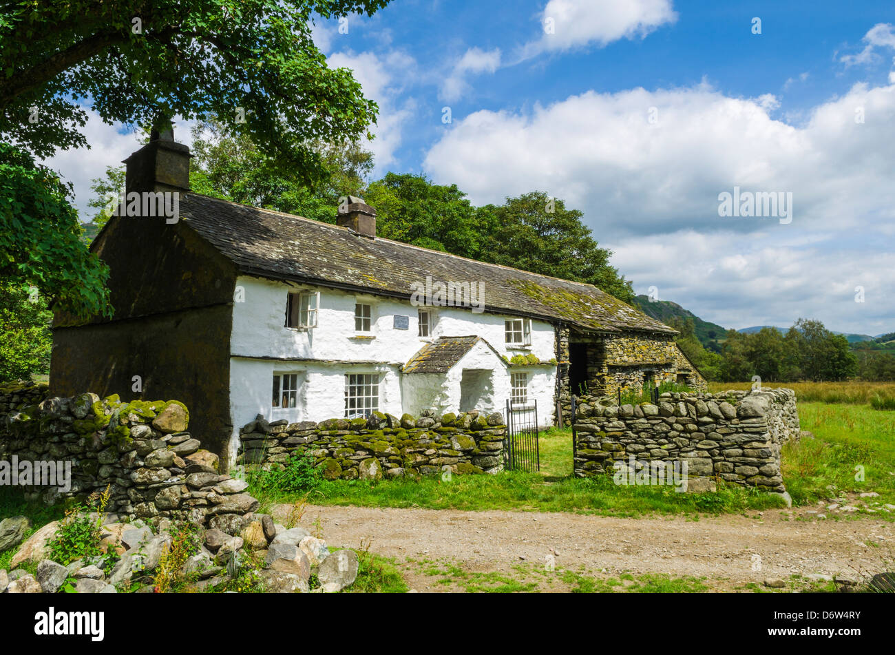 Farm Cottage in the Lake District National Park near Little Langdale,  Cumbria, England Stock Photo - Alamy