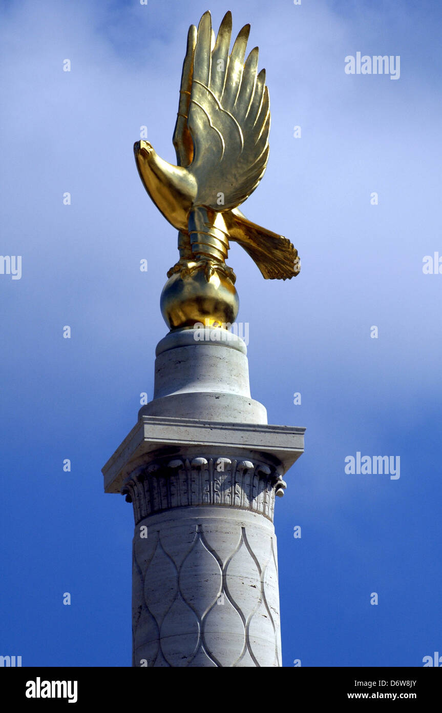 Eagle around the world hi-res stock photography and images - Alamy