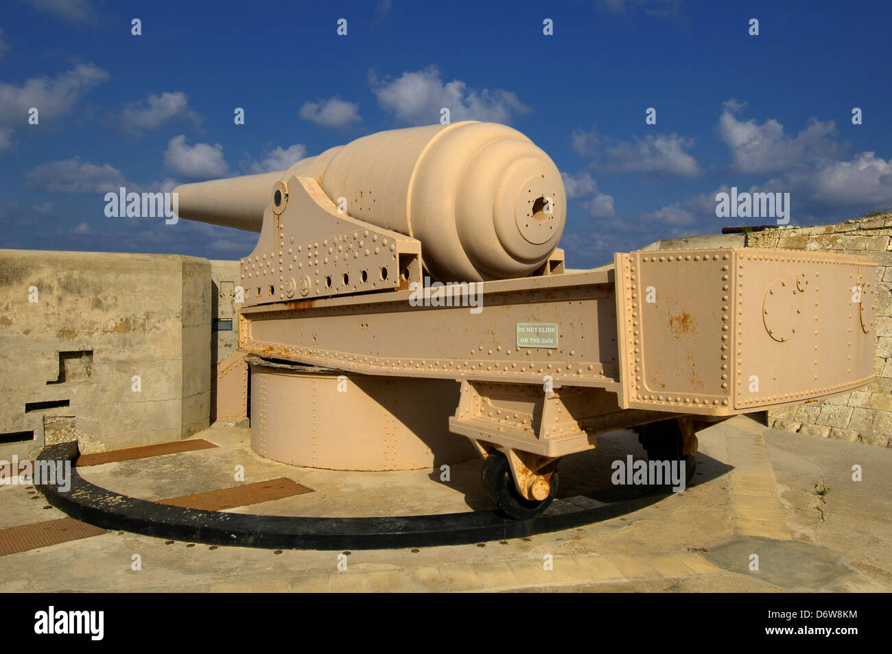 The 100 Ton 17.72 inches (450 mm) rifled muzzle-loading (RML) Armstrong Gun in Rinella Battery a Victorian battery commonly referred to as Fort Rinella in Kalkara a village in the South Eastern Region of Malta island Stock Photo