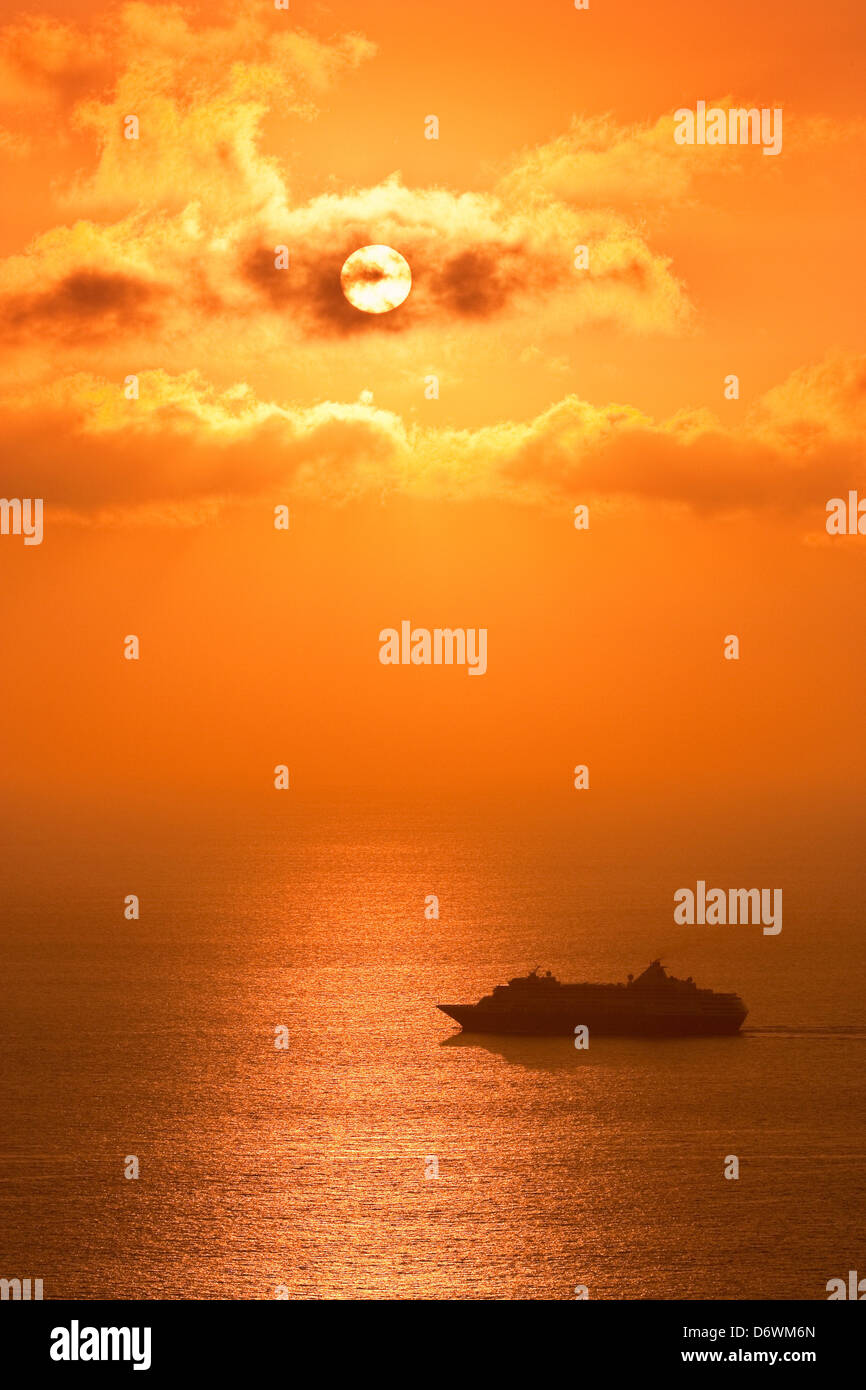 Hawaii, Kailua Kona, Cruise ship at sunset Stock Photo - Alamy