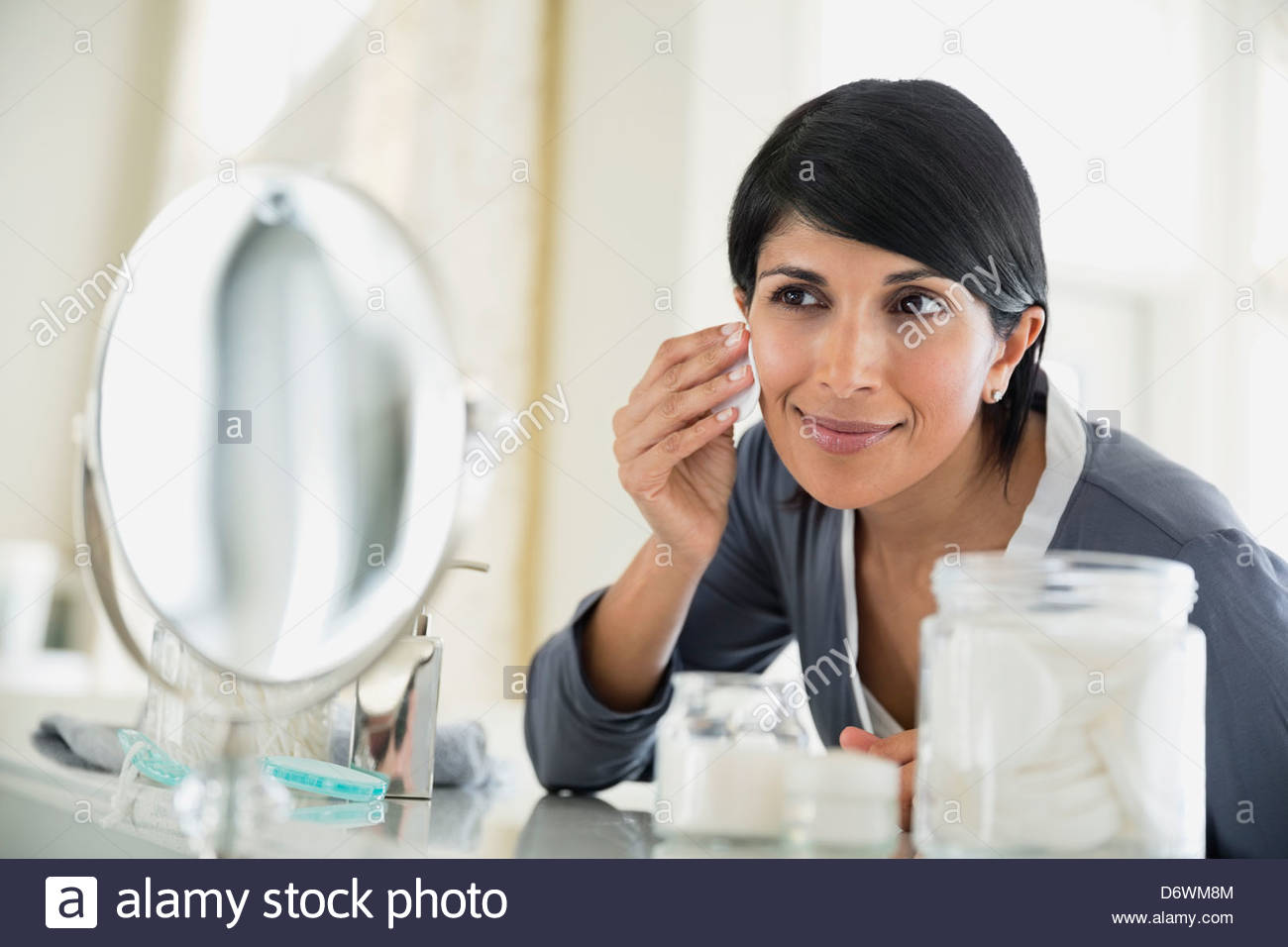 Woman smiling face asian mature hi-res stock photography and images - Alamy