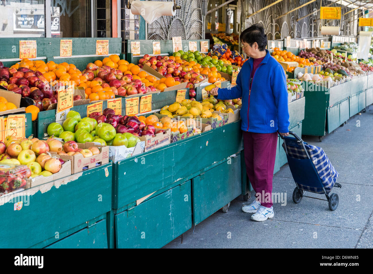 Fruit stands hires stock photography and images Alamy