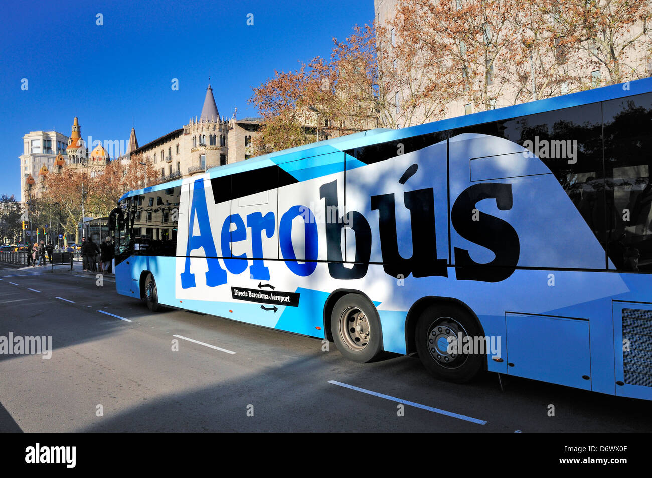Airport bus hi-res stock photography and images - Alamy