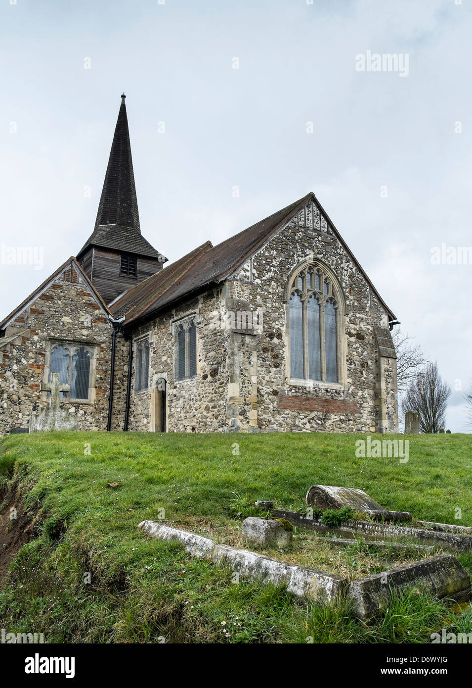 The historic graveyard St Nicholas Church in Basildon Stock Photo Alamy