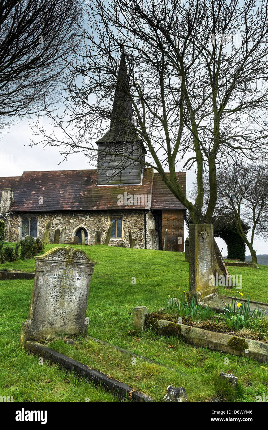 The historic graveyard St Nicholas Church in Basildon Stock Photo Alamy