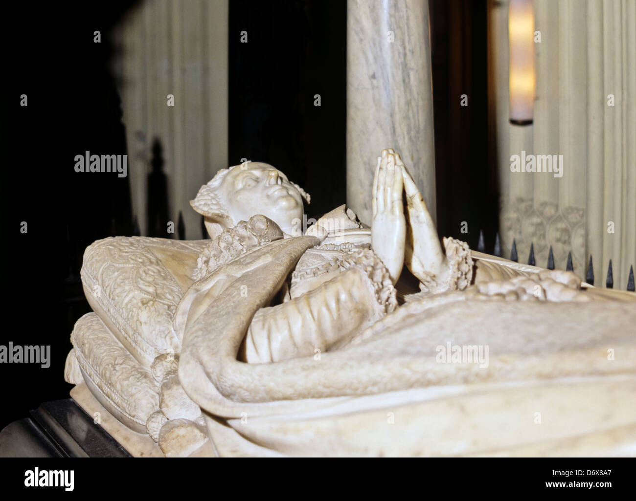 tomb-of-mary-queen-of-scots-hi-res-stock-photography-and-images-alamy