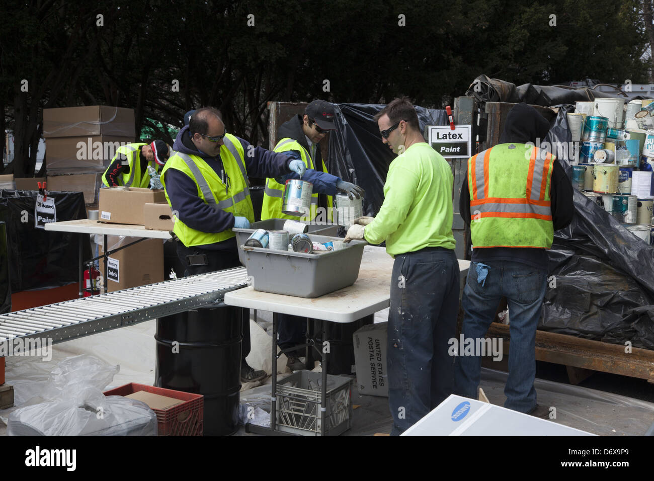 NYC Dept. of Sanitation, Bureau of Waste Prevention, electronics recycling and hazardous waste drop off day Brooklyn, NY Stock Photo