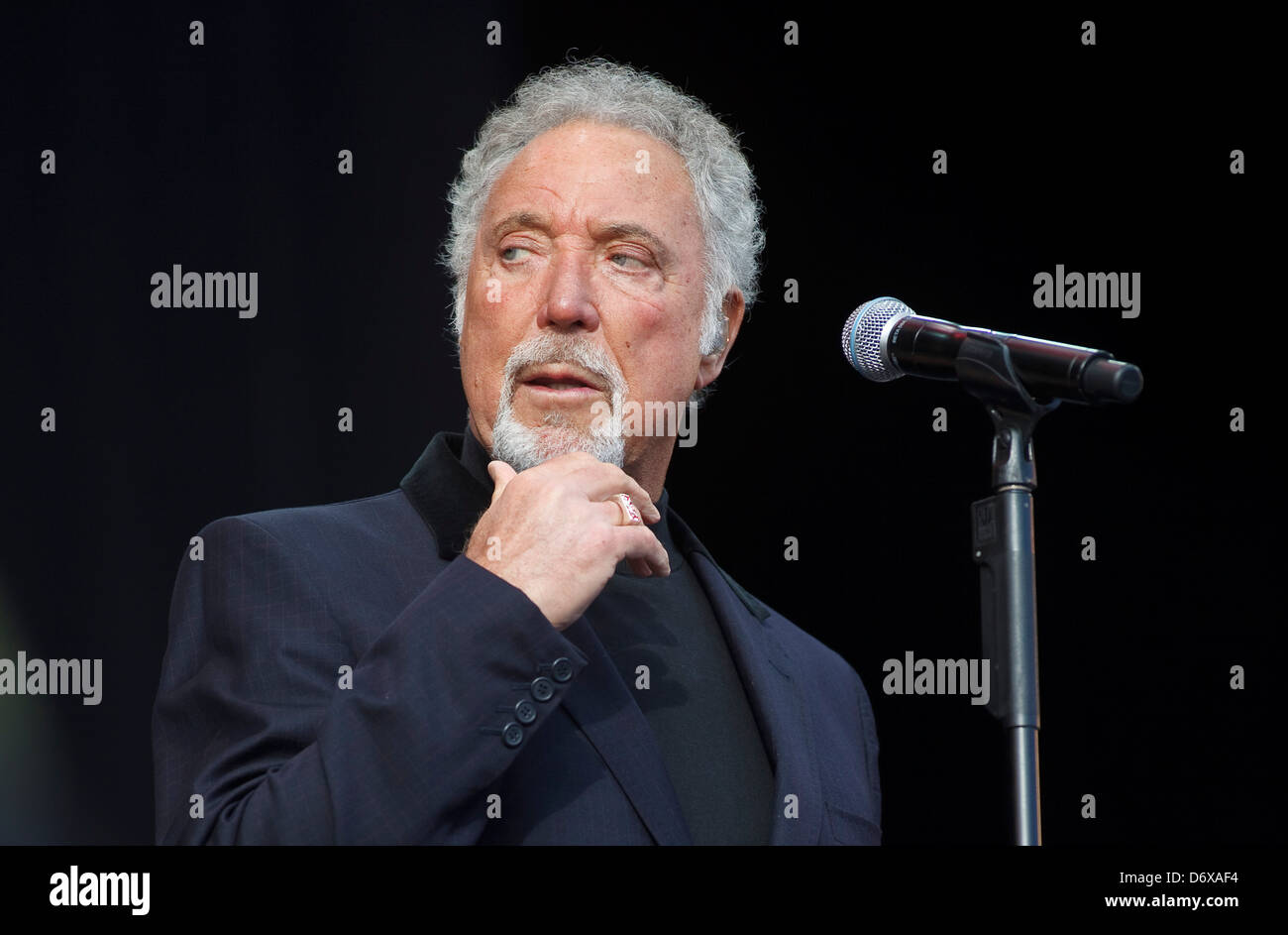 Picture shows : Sir Tom Jones performing on the Main Stage. Friday 8th July 2011. Picture © drew farrell  T in the Park 2011 . Stock Photo