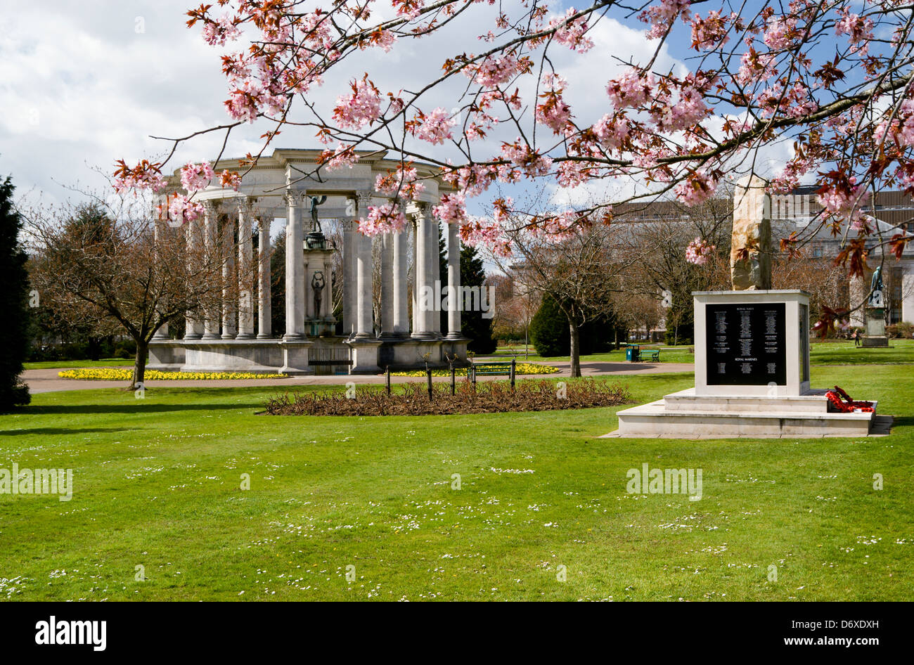 National War Memorial and Falklands War Memorial, Alexandra Gardens, Cathays Park, Cardiff, Wales. Stock Photo