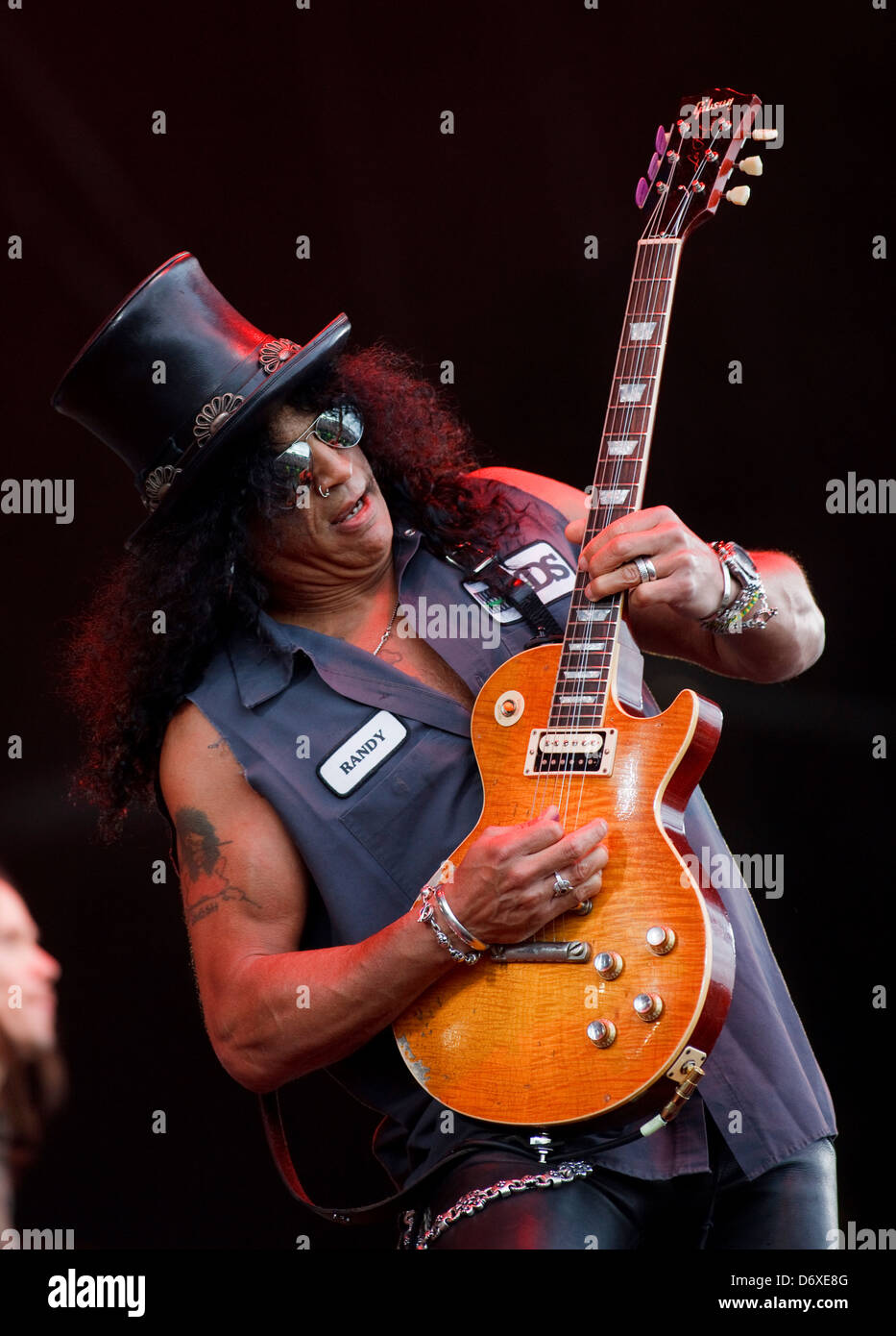 Slash performing on the Main Stage. Saturday 9th July 2011. Picture © drew  farrell T in the Park, Balado, KInross Stock Photo - Alamy