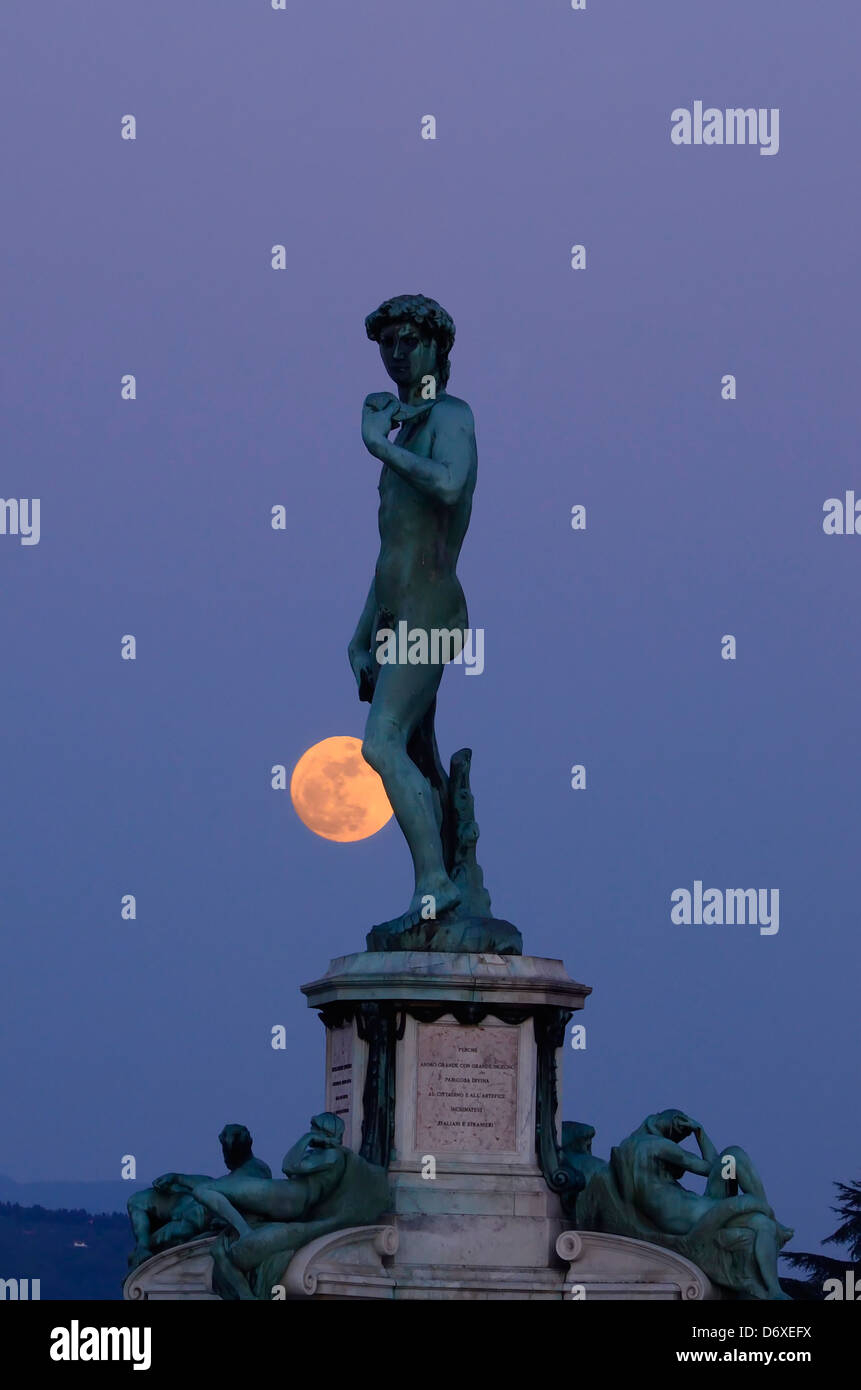 Bronze replica of Michelangelo's David and the moon, Piazzale Michelangelo, Florence, Italy. Stock Photo