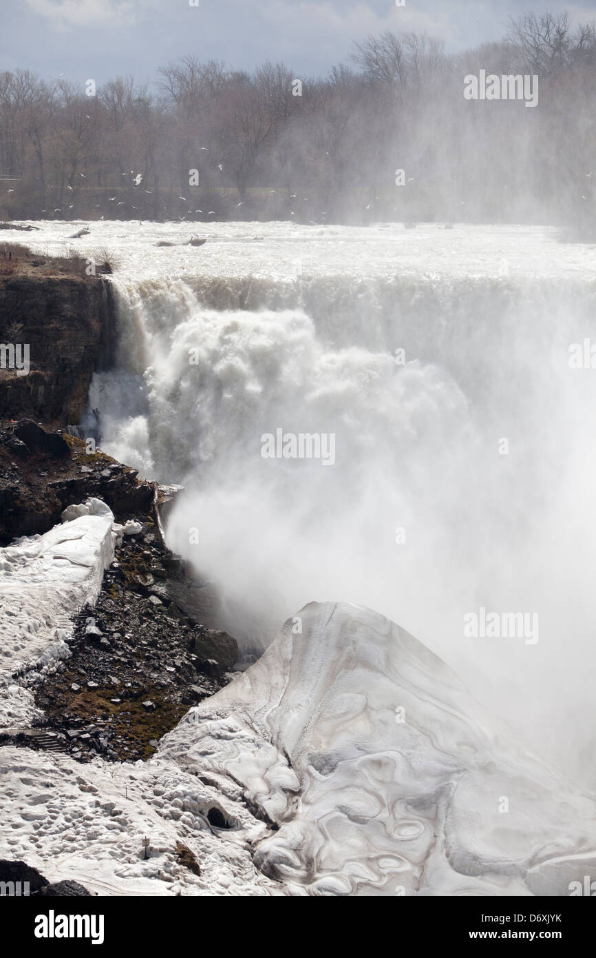 Niagara Falls at springtime, on the border between USA and Canada Stock ...