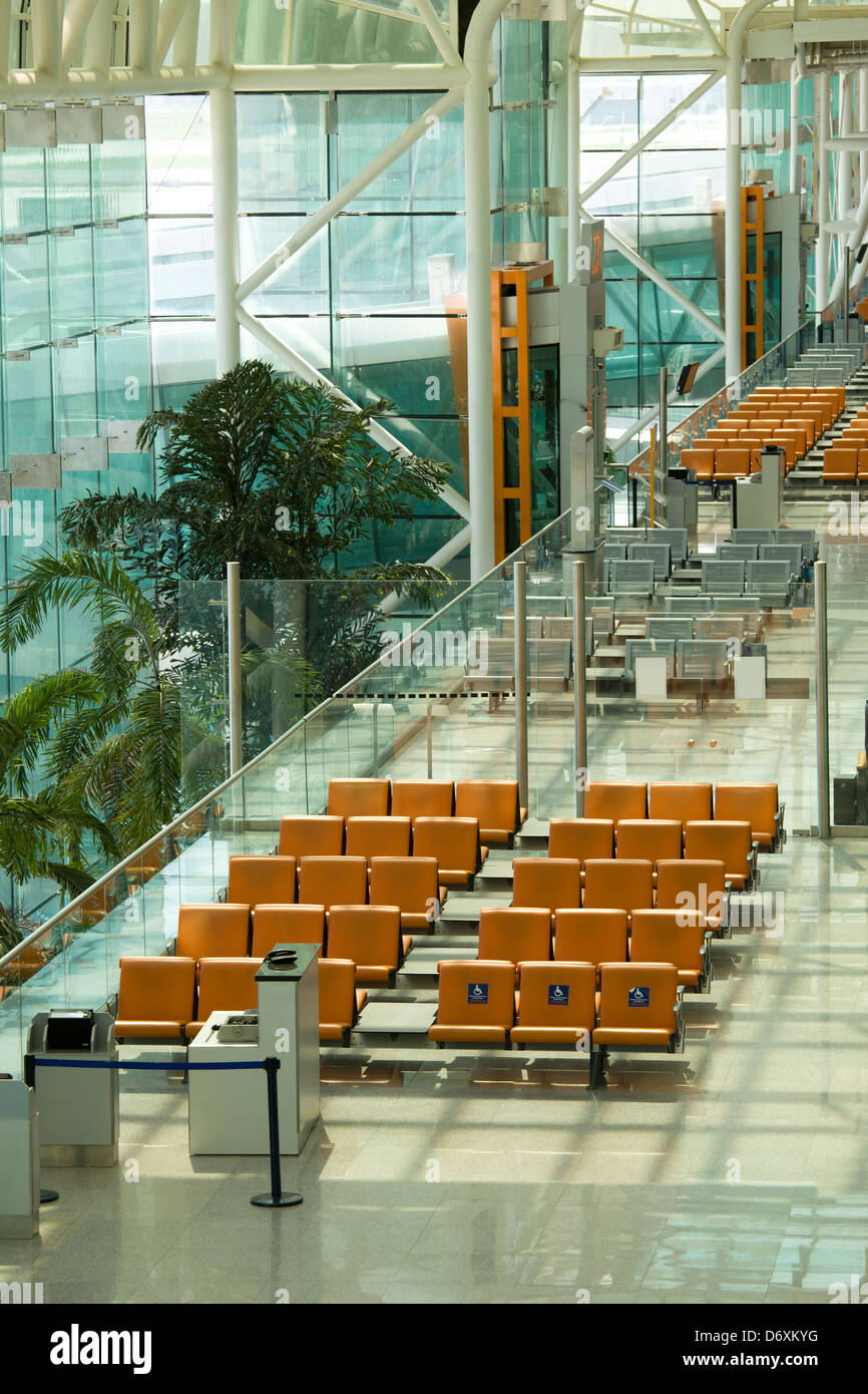 Airport waiting room seats hi-res stock photography and images - Alamy