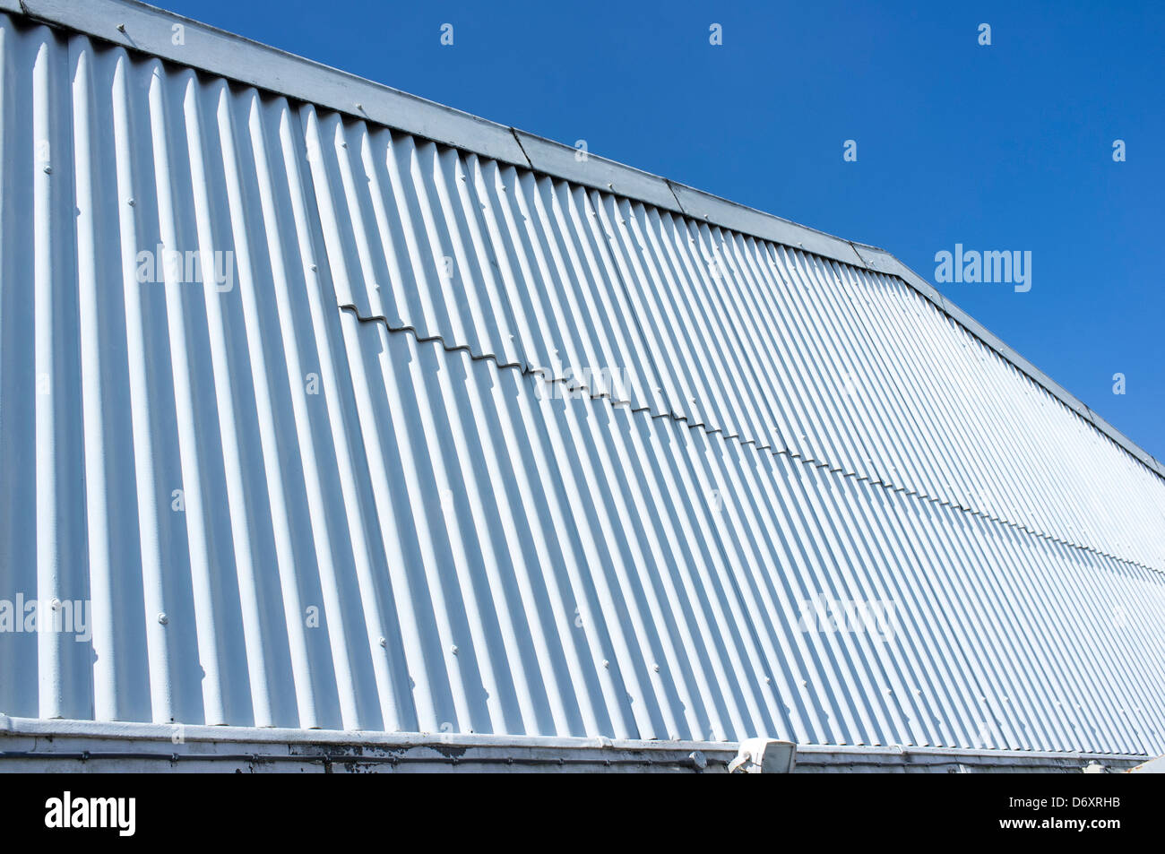 Dangerous cladding hires stock photography and images Alamy