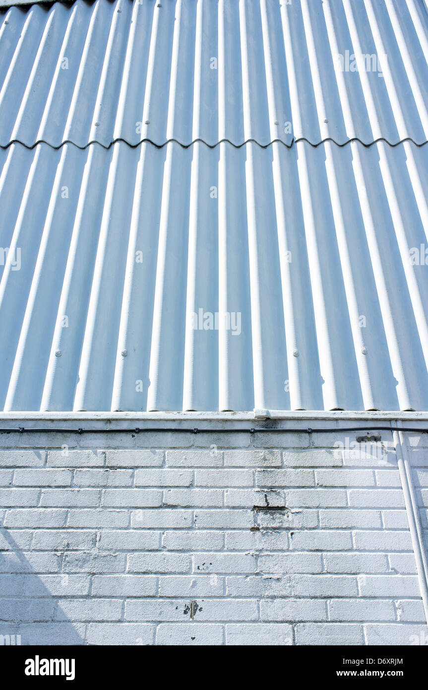 Dangerous cladding hires stock photography and images Alamy