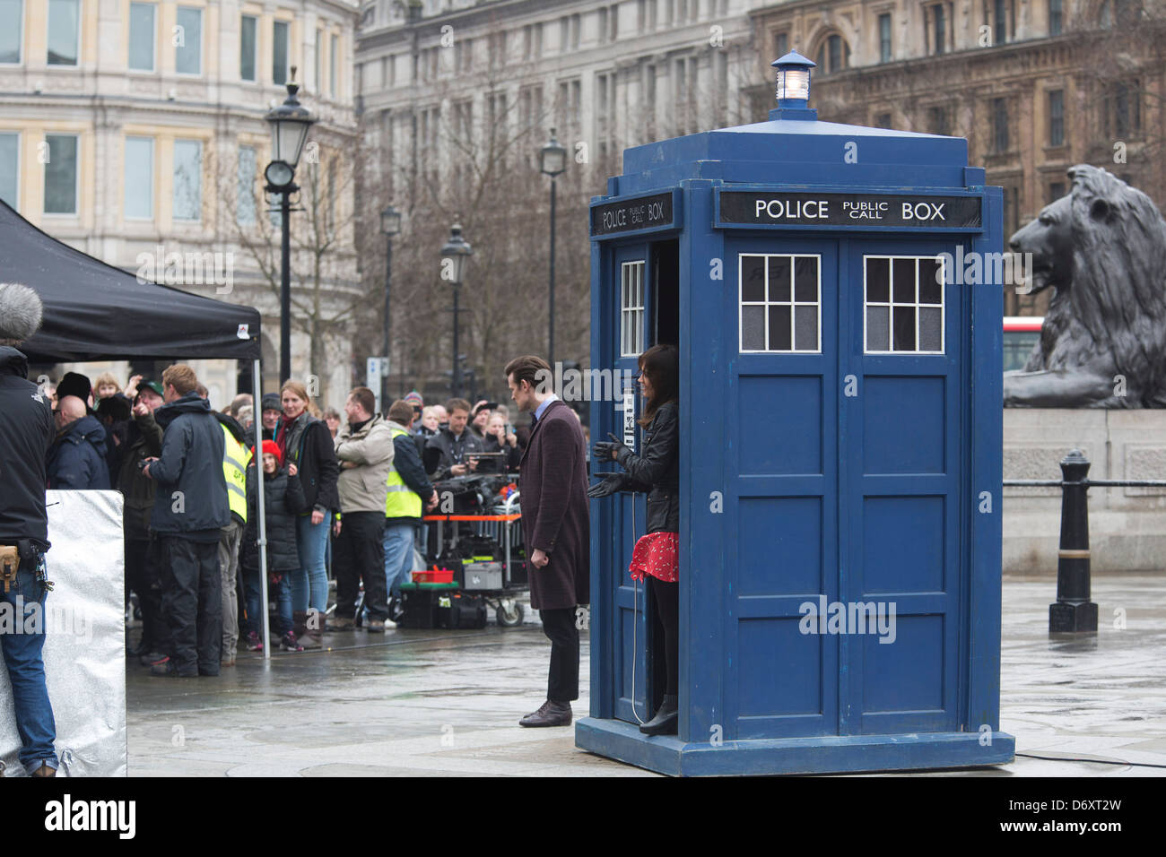 Filming of a 'Dr Who' episode in London's Trafalgar Square with Matt Smith as the Doctor and Jenna-Louise Coleman as Clara. Stock Photo