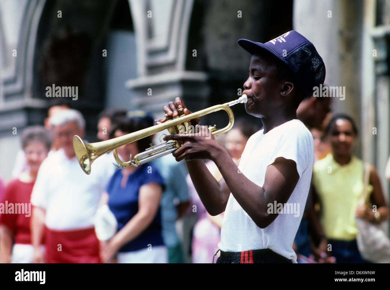 Elk2831641 Louisiana, New Orleans, street jazz musician, boy playing