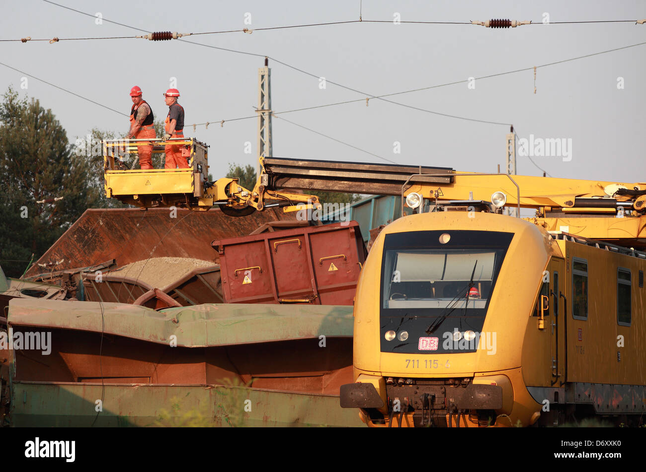 Hosena, Germany, Eisenbahnunglueck in Brandenburg, Speziallok for work on the catenary Stock Photo