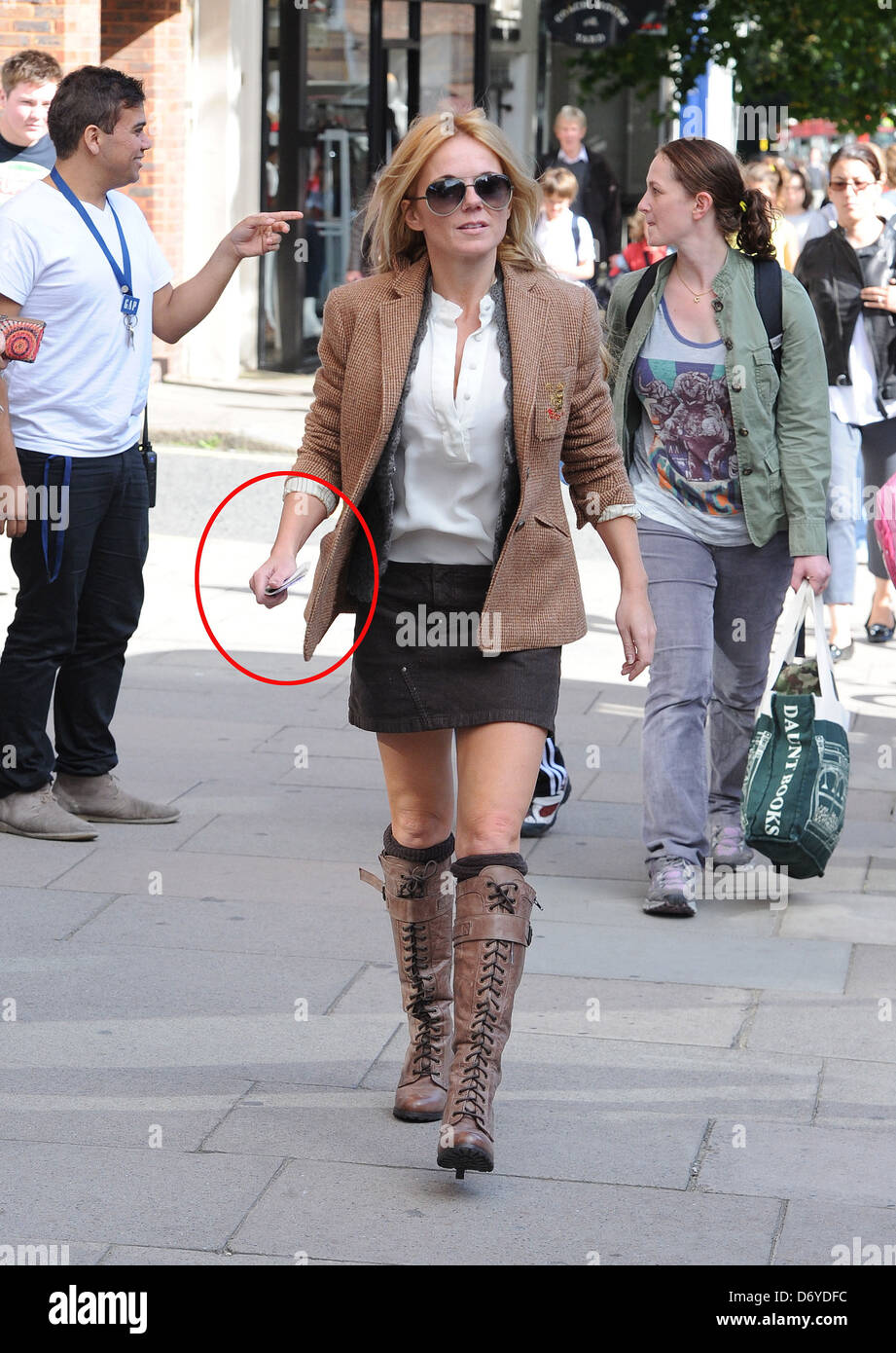 Geri Halliwell running errands in Hampstead with her daughter Bluebell