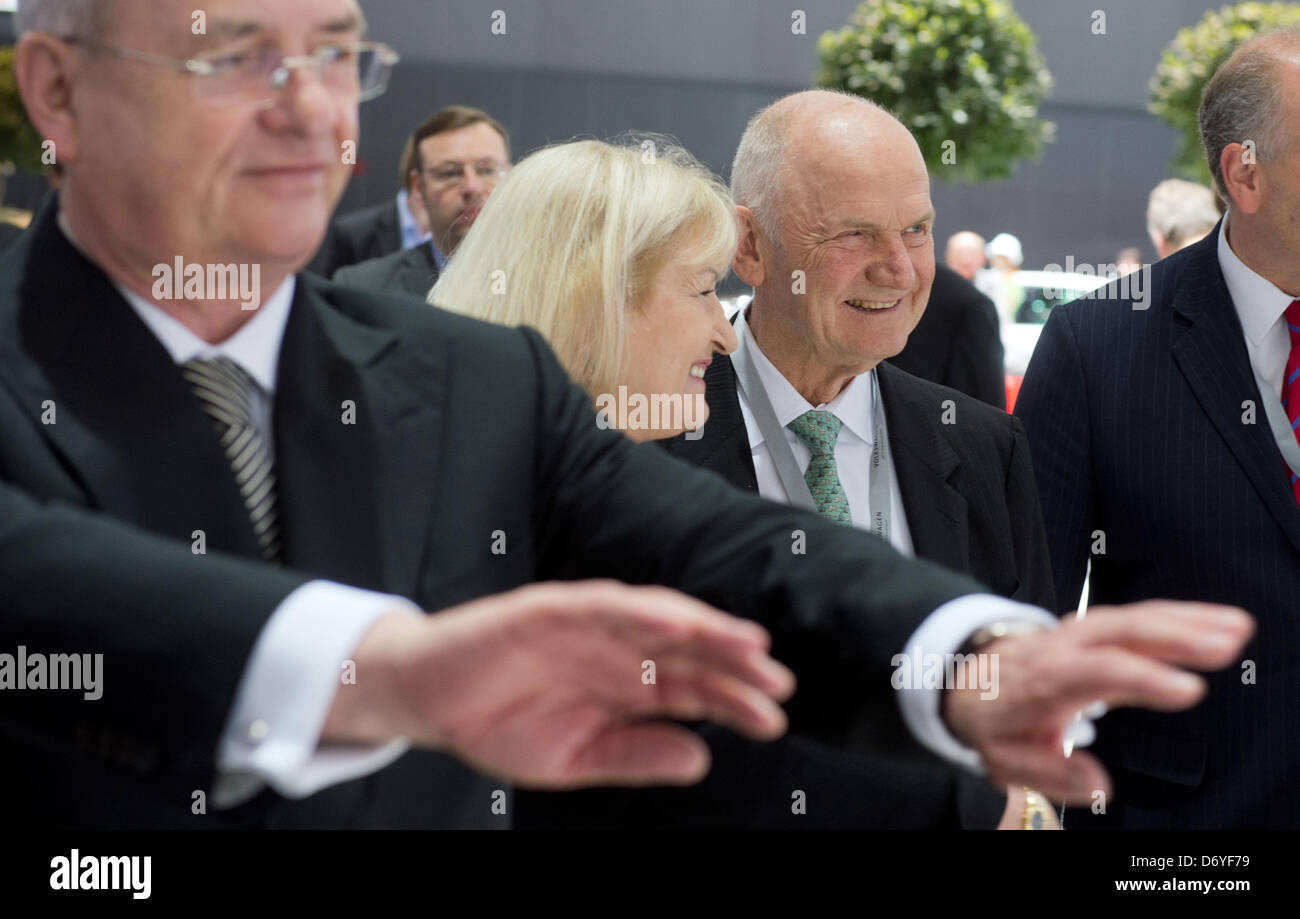 Hanover, Germany. 25th April, 2013. Volkswagen (VW) chairman of the supervisory board, Ferdinand Piech (R), his wife and supervisory board member Ursula Piech (C) and chairman of the management board Martin Winterkorn (L) arrive for the VW general meeting in Hanover, Germany, 25 April 2013. Photo: JULIAN STRATENSCHULTE/dpa/Alamy Live News Stock Photo