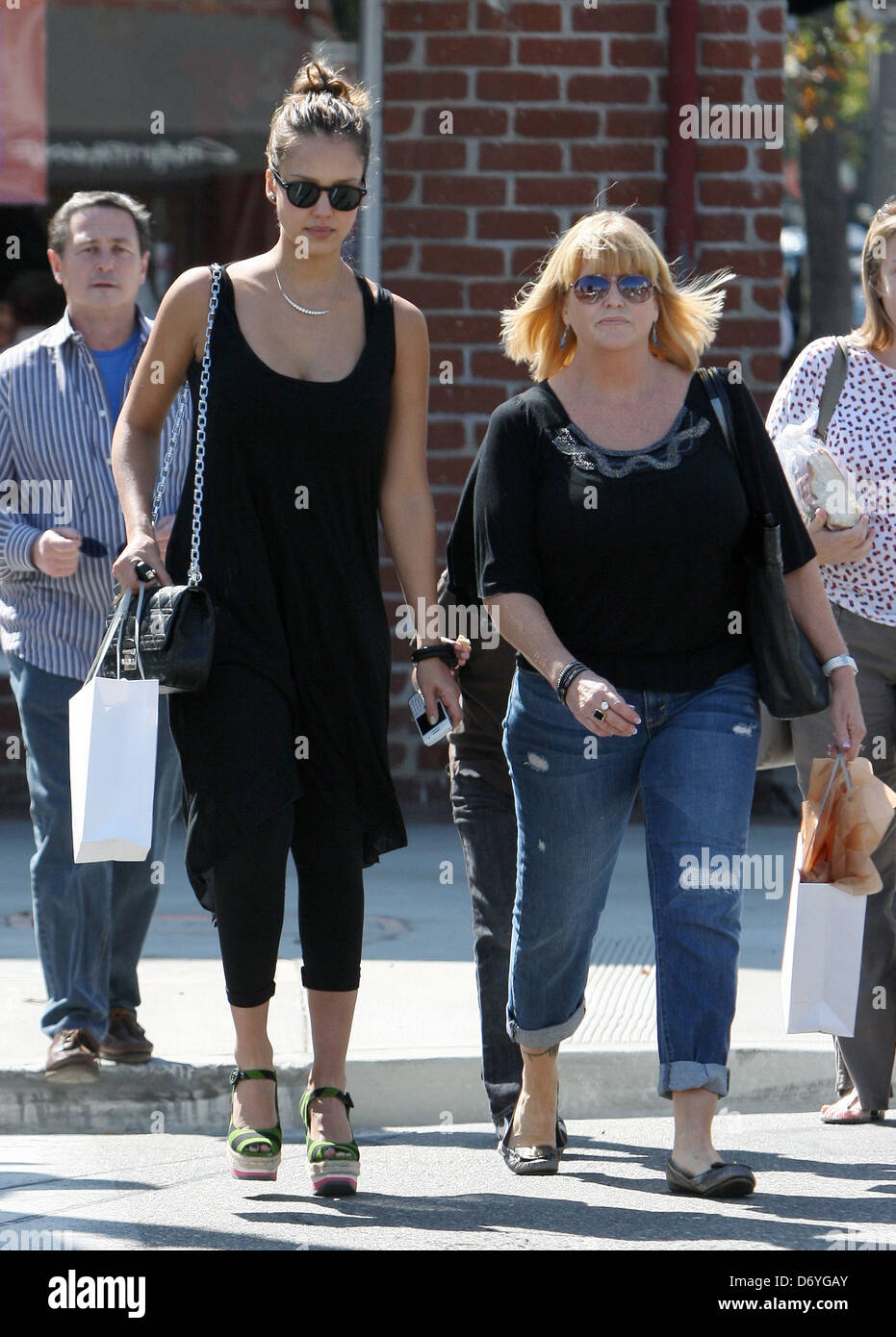 Jessica Alba And Catherine Alba Jessica Alba Out Shopping With Her Mother In Beverly Hills Alba