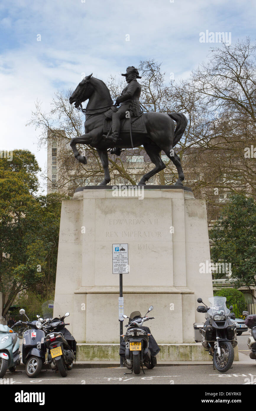 Edward VII statue, Waterloo Place, London, England, UK Stock Photo Alamy