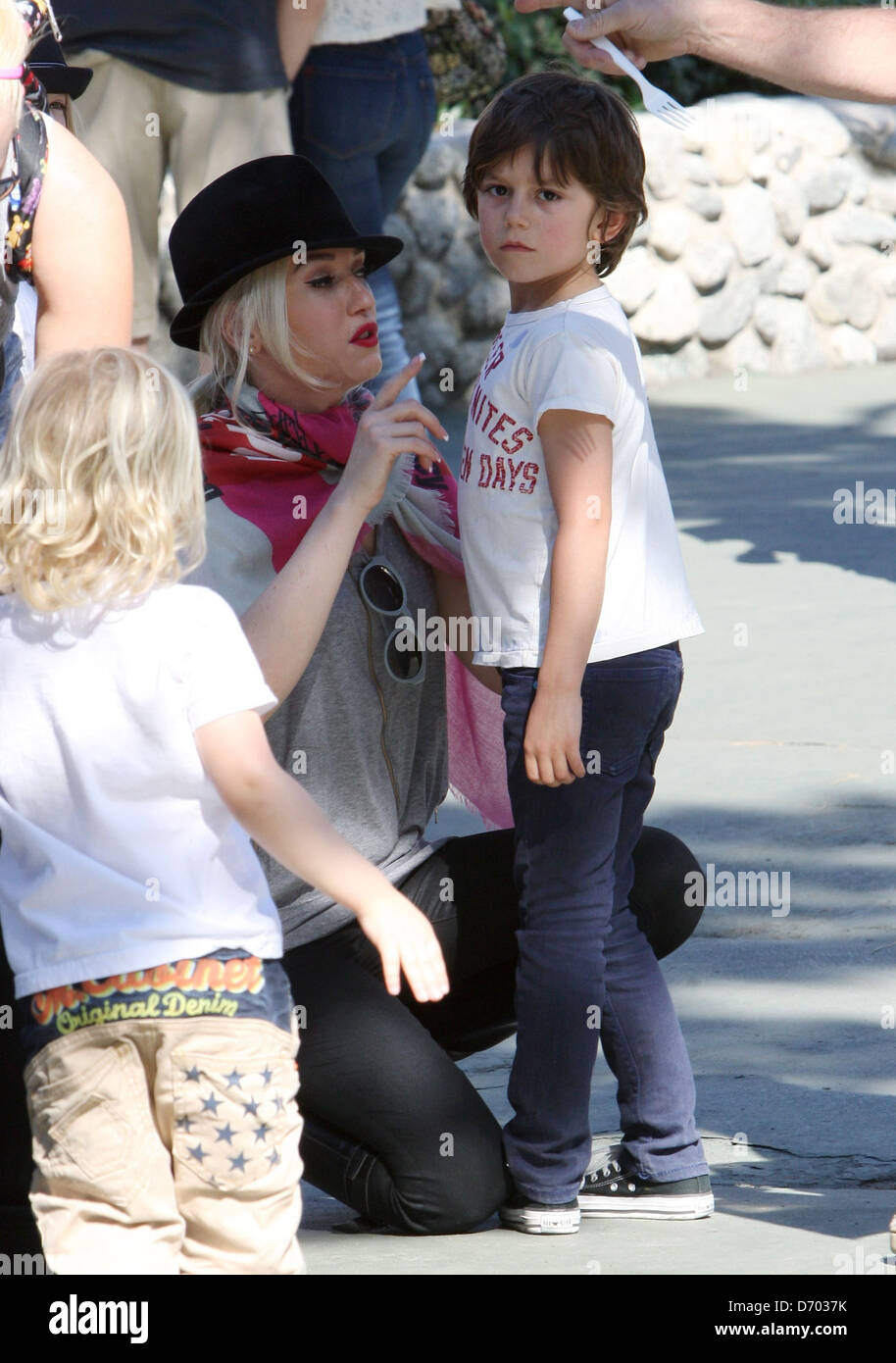 Gwen Stefani and son Kingston Rossdale spending the day at Knott's
