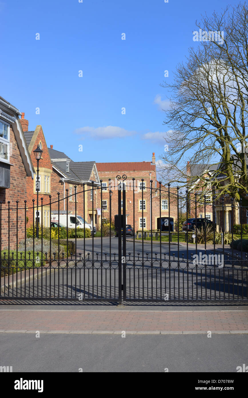 pretty gated community united kingdom Stock Photo Alamy