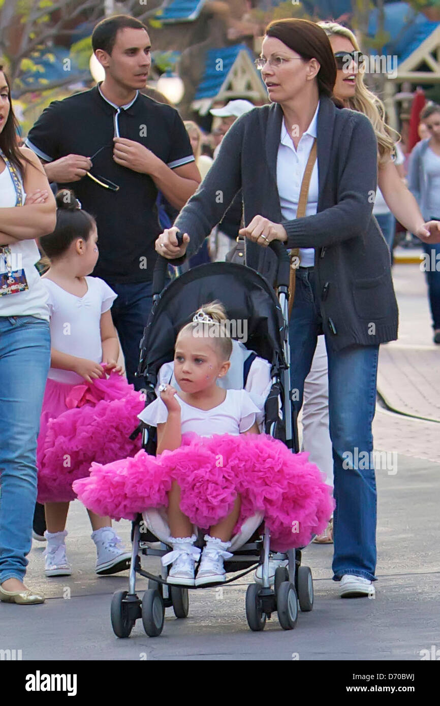 Internet sensations Sophia Grace Brownlee and Rosie McClelland spend