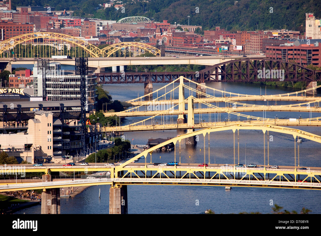 Pittsburgh pennsylvania bridge stadium hi-res stock photography and images  - Alamy