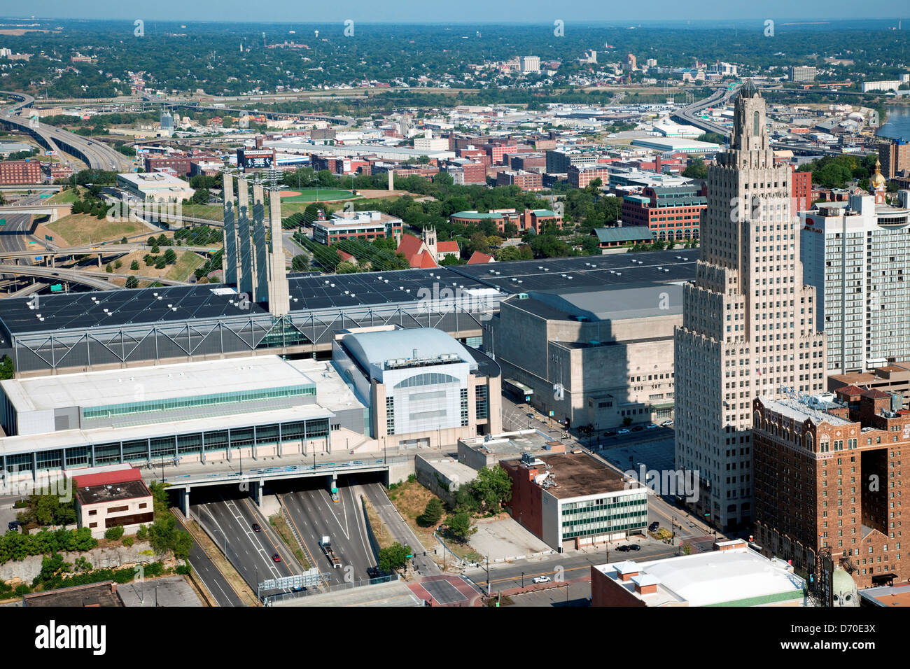 USA, Missouri, Kansas City, Aerial view of Kansas City Convention Center  which crosses over interstate 670 in downtown Stock Photo - Alamy, image size:1300x956