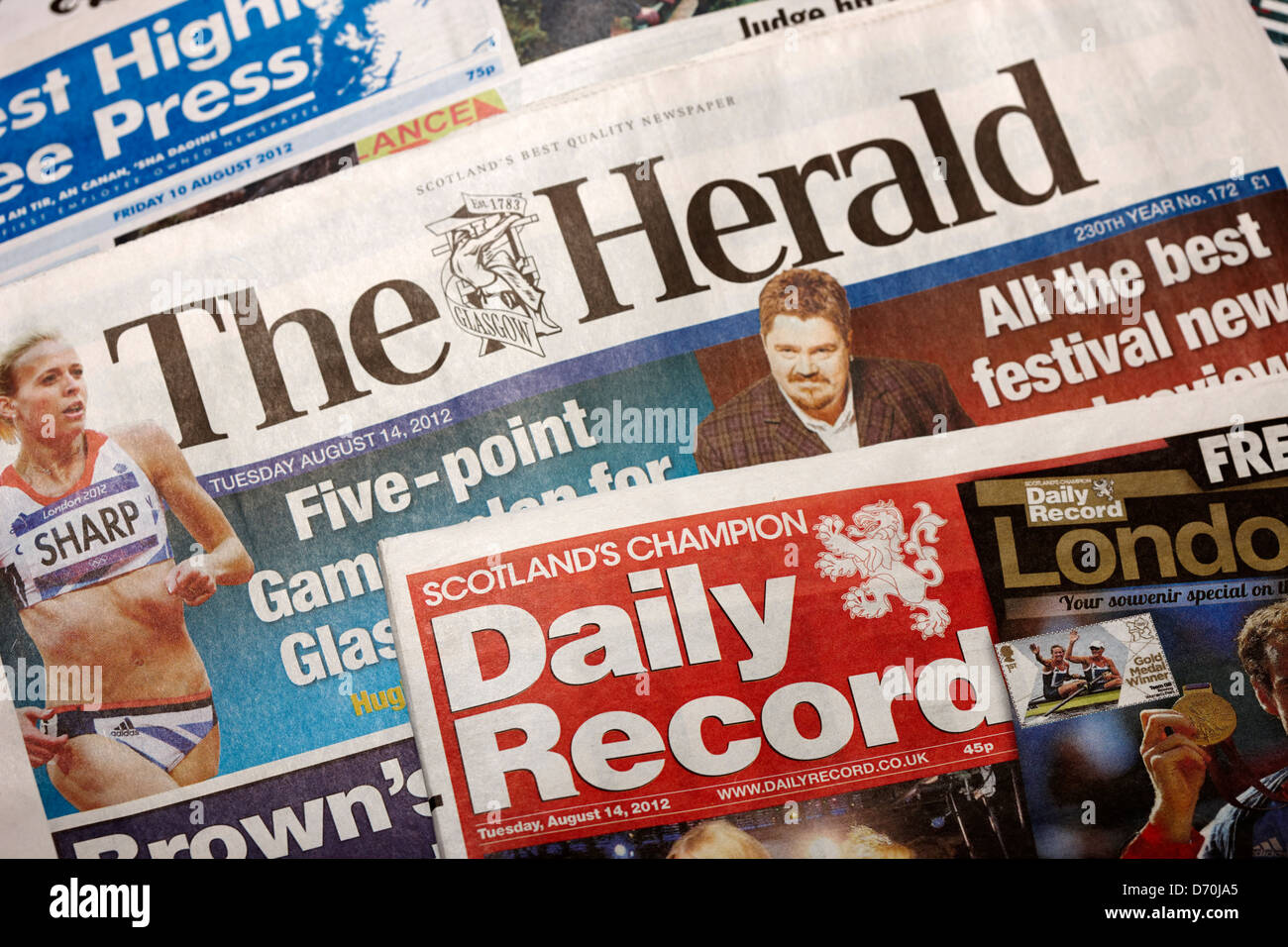 scottish daily newspapers the herald and daily record Stock Photo Alamy