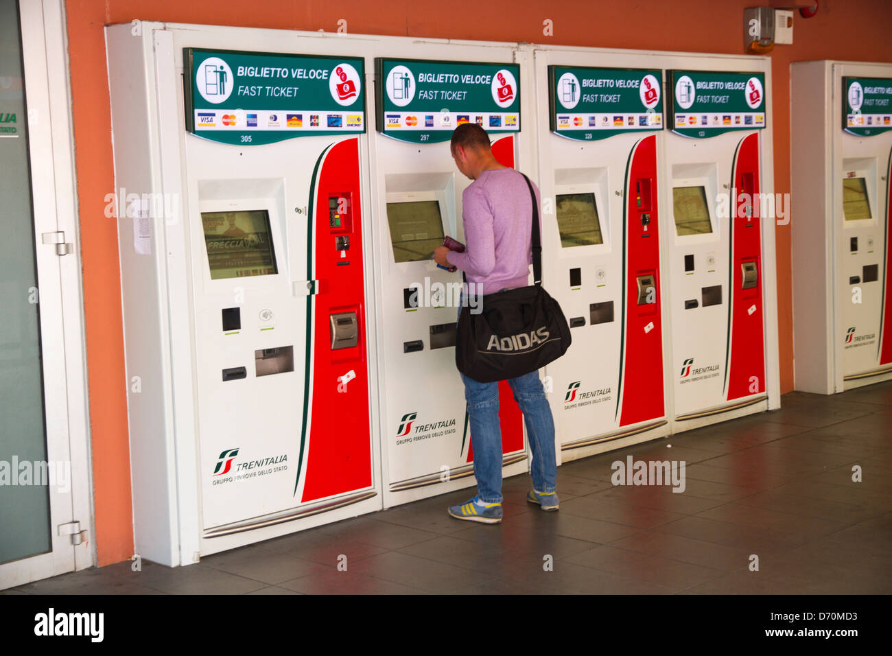 Rail ticket machine hi-res stock photography and images - Page 2 - Alamy