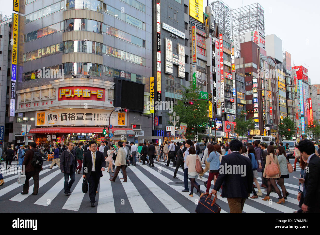 Japan Tokyo Shinjuku Zebra Crossing High Resolution Stock Photography ...