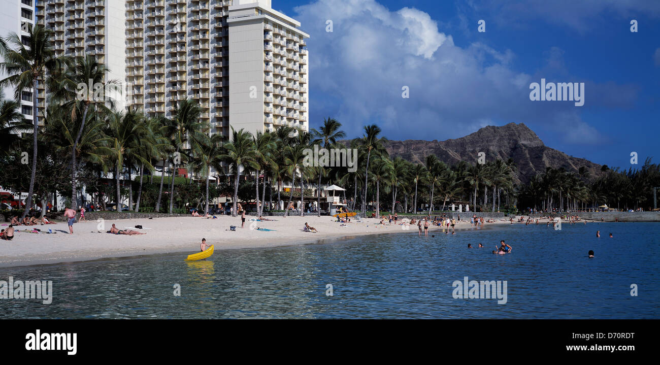 Modern hotel beach sand hi-res stock photography and images - Alamy