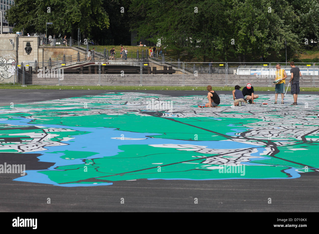 Berlin, Germany, the largest paint jobs, walkin map Stock Photo Alamy