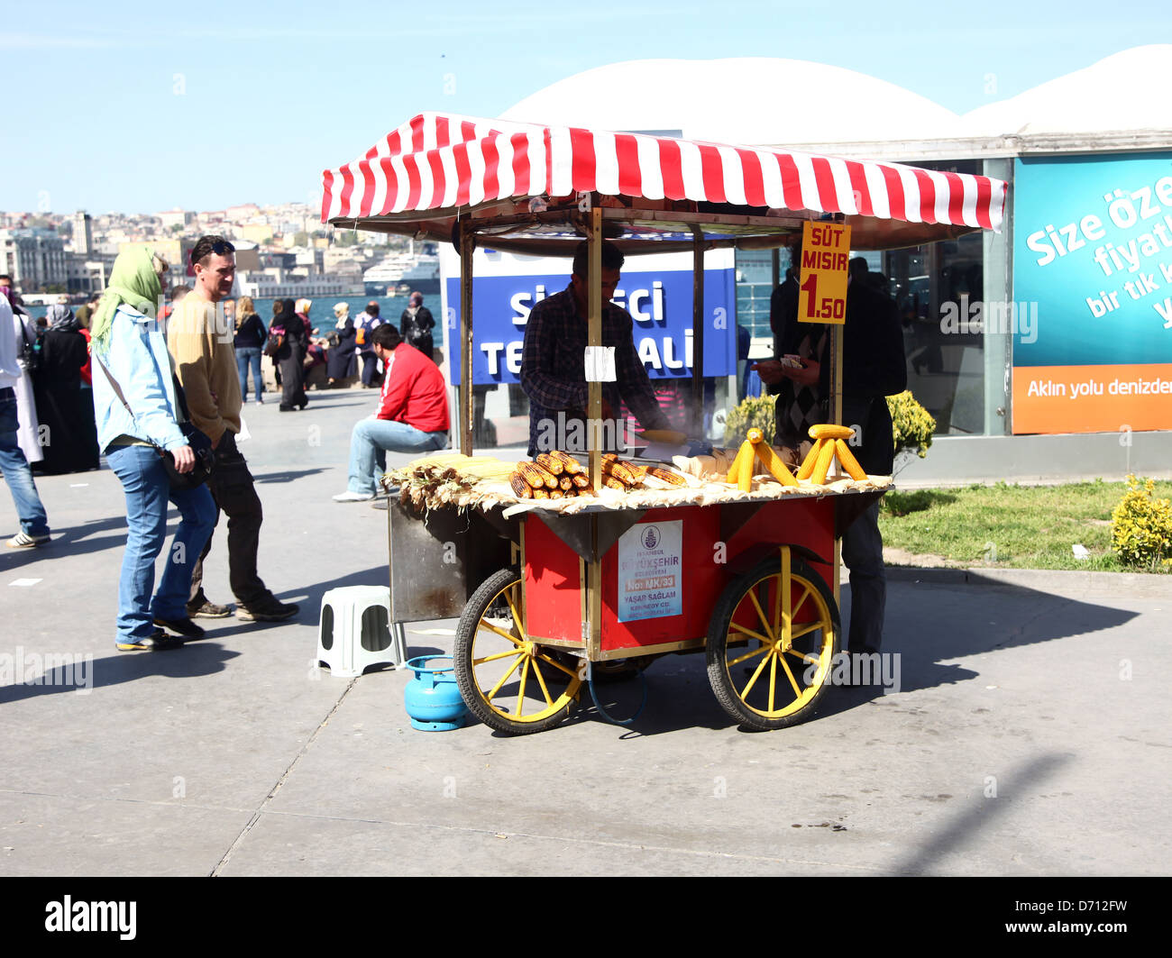 Sweet corn street food hi-res stock photography and images - Alamy
