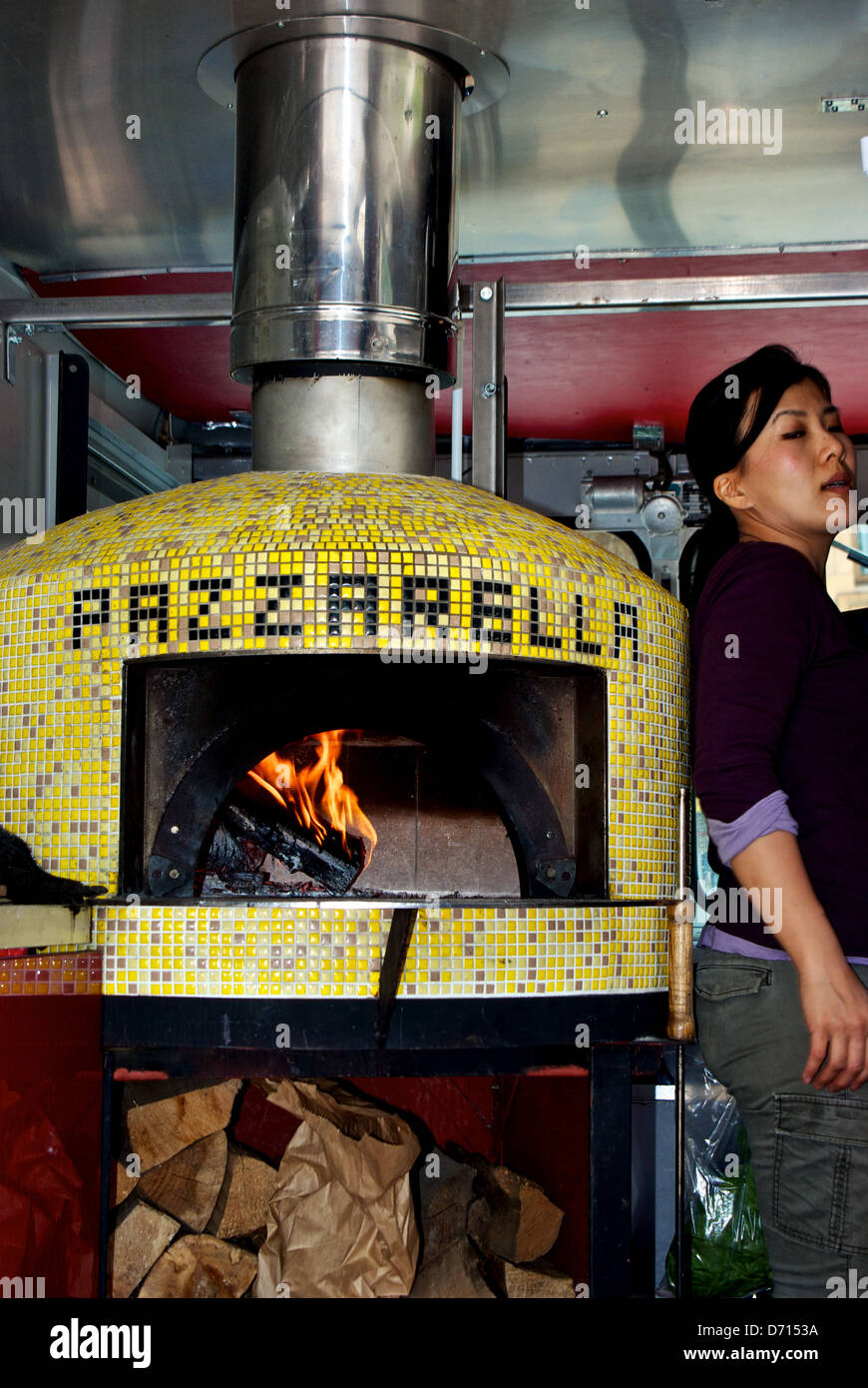 Wood fired pizza oven hires stock photography and images Alamy
