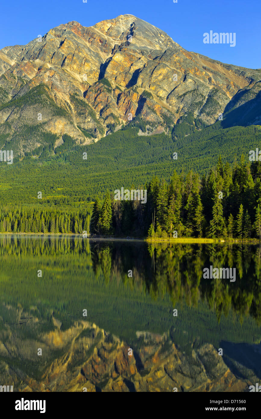 Canada, Alberta, Jasper National Park, Pyramid Mountain and Pyramid