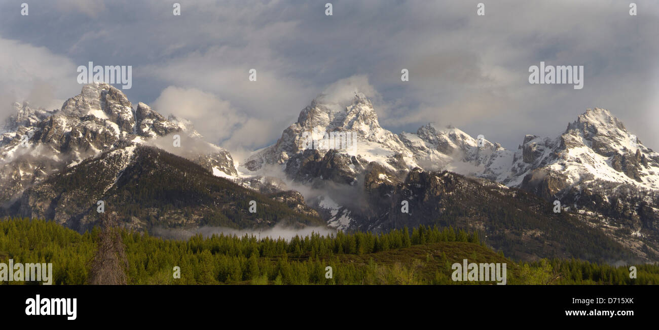 USA, Wyoming, Grand Teton National Park, Grand Tetons just after