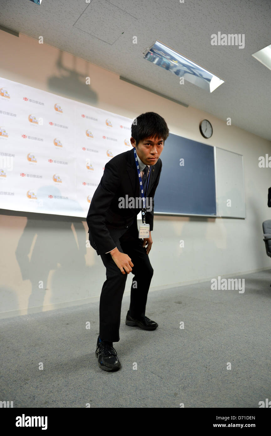 Yuki Kawauchi, APRIL 25, 2013 Marathon Yuki Kawauchi poses to media