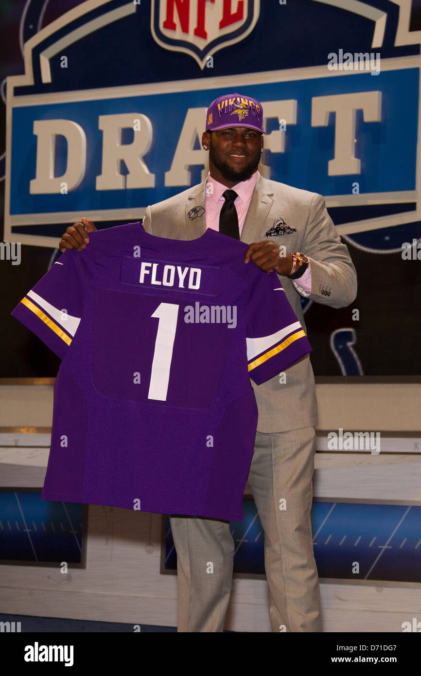 Nike Minnesota Vikings No73 Sharrif Floyd Black Men's Stitched NFL Limited 2016 Salute To Service Jersey