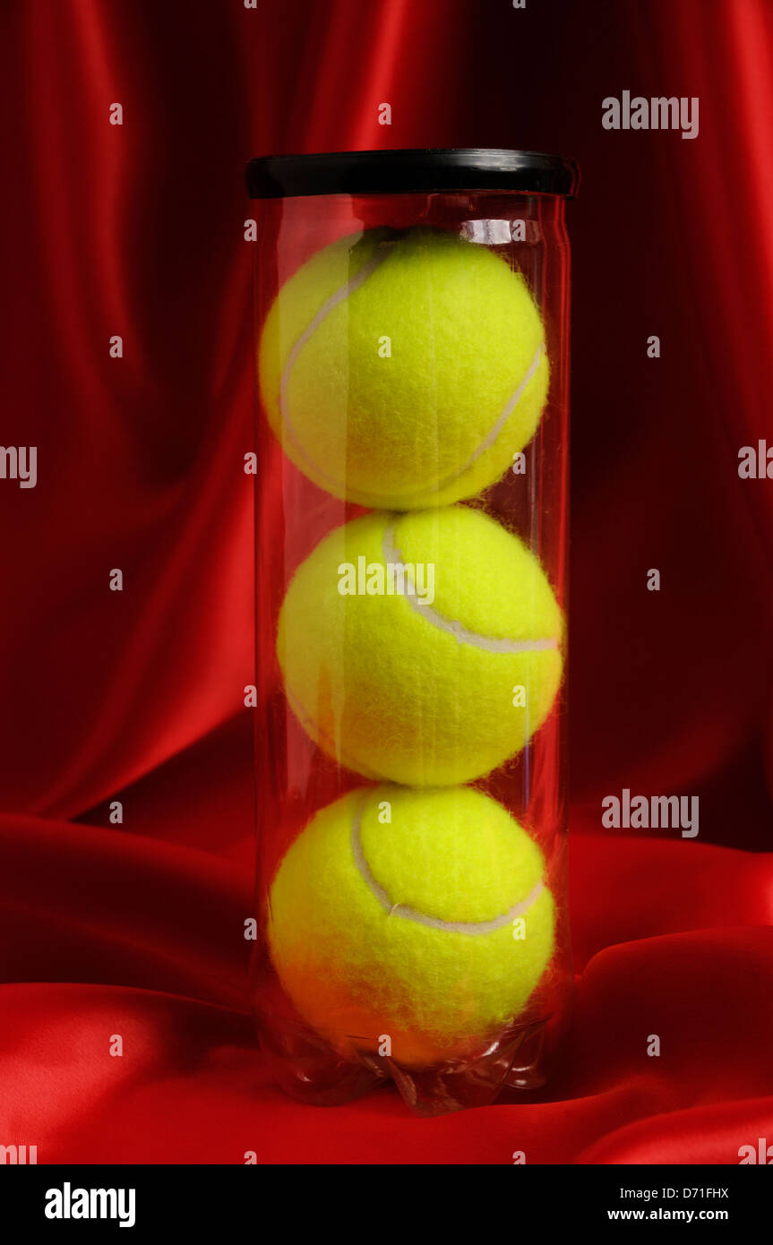 Red and yellow balls hi-res stock photography and images - Alamy