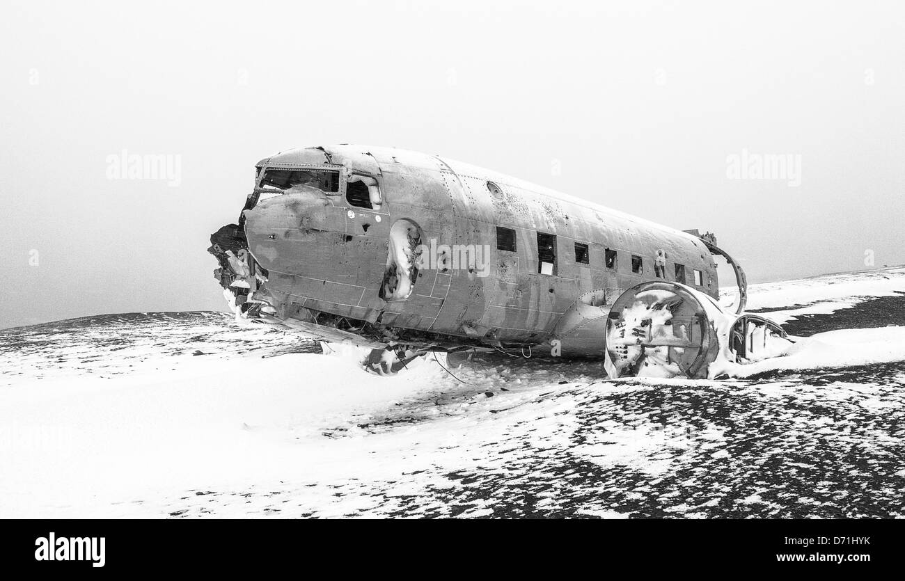 Wreckage of crashed US Navy DC-3 (24/11/1973) on beach at Solheimasandur, Iceland Stock Photo