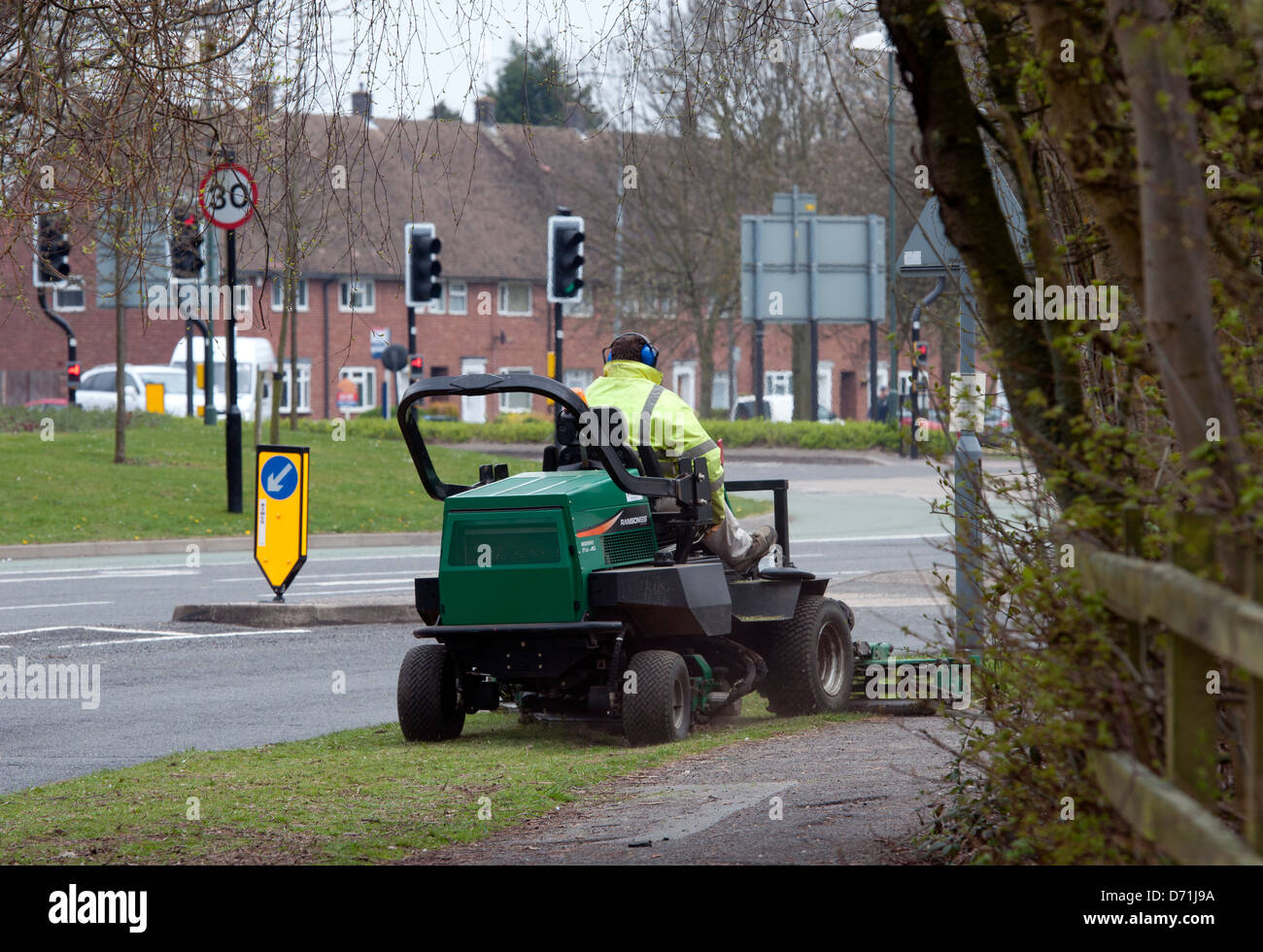 Roadside grass cutting hires stock photography and images Alamy